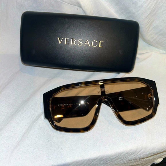 Versace Accessories - Versace sunglasses